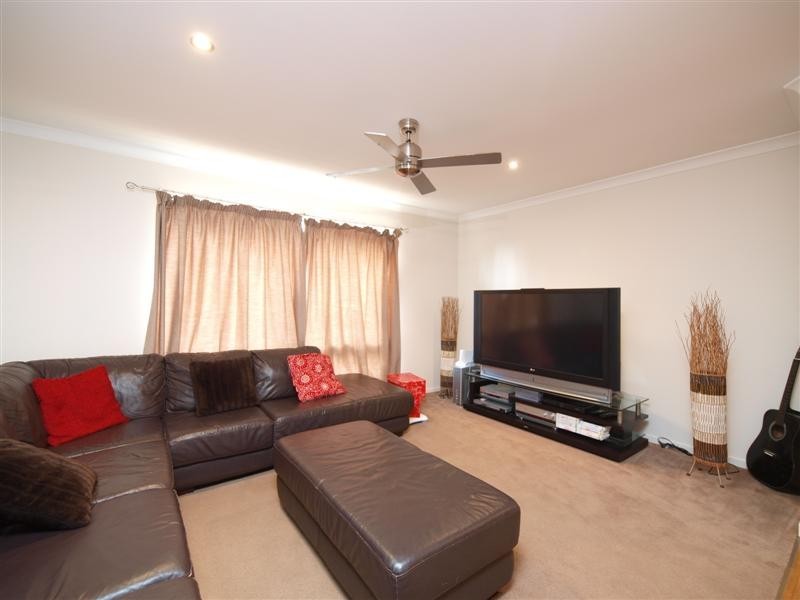 16 Cassinia Court, Eatons Hill QLD 4037