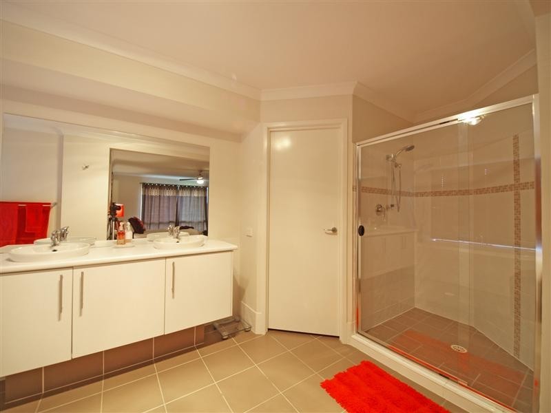 16 Cassinia Court, Eatons Hill QLD 4037