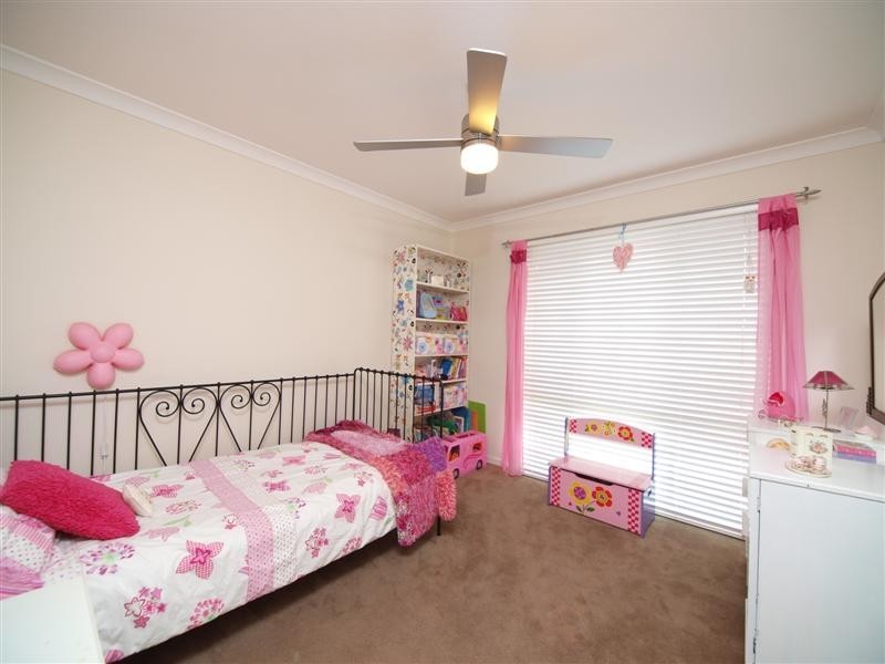 16 Cassinia Court, Eatons Hill QLD 4037