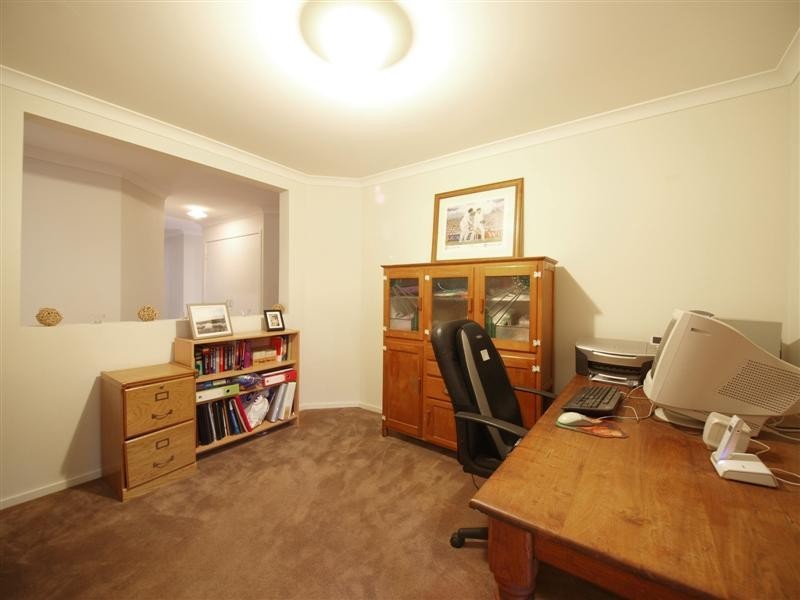 16 Cassinia Court, Eatons Hill QLD 4037