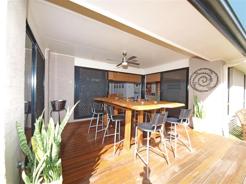 16 Cassinia Court, Eatons Hill QLD 4037