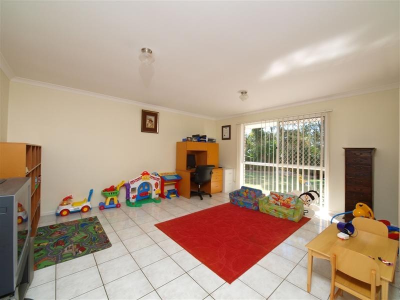 18 Cowrie Parade, Albany Creek QLD 4035