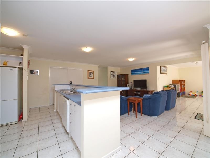 18 Cowrie Parade, Albany Creek QLD 4035