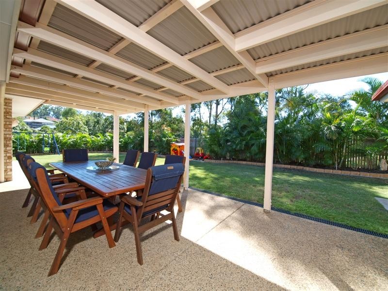18 Cowrie Parade, Albany Creek QLD 4035