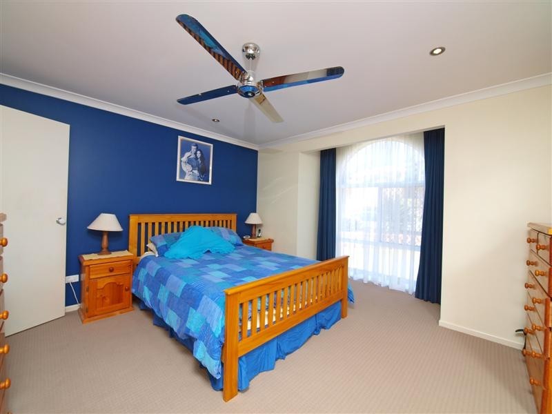 18 Cowrie Parade, Albany Creek QLD 4035
