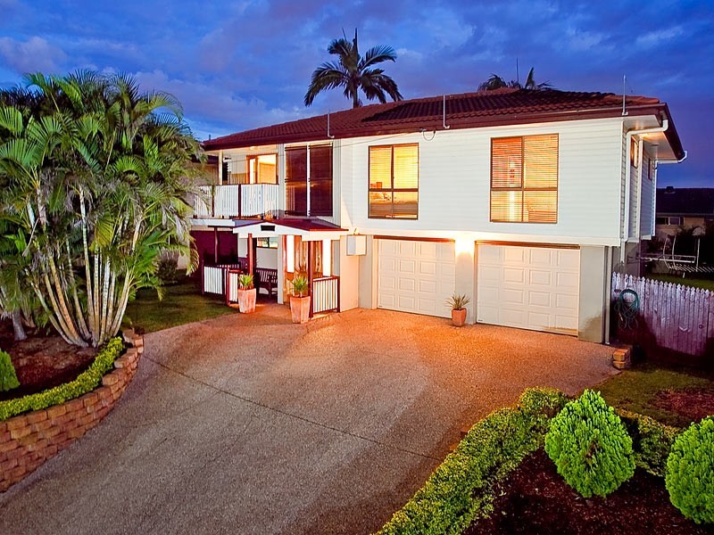 19 Alstonia Street, Arana Hills QLD 4054