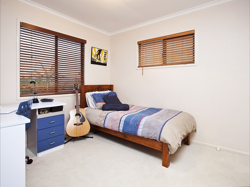 19 Alstonia Street, Arana Hills QLD 4054