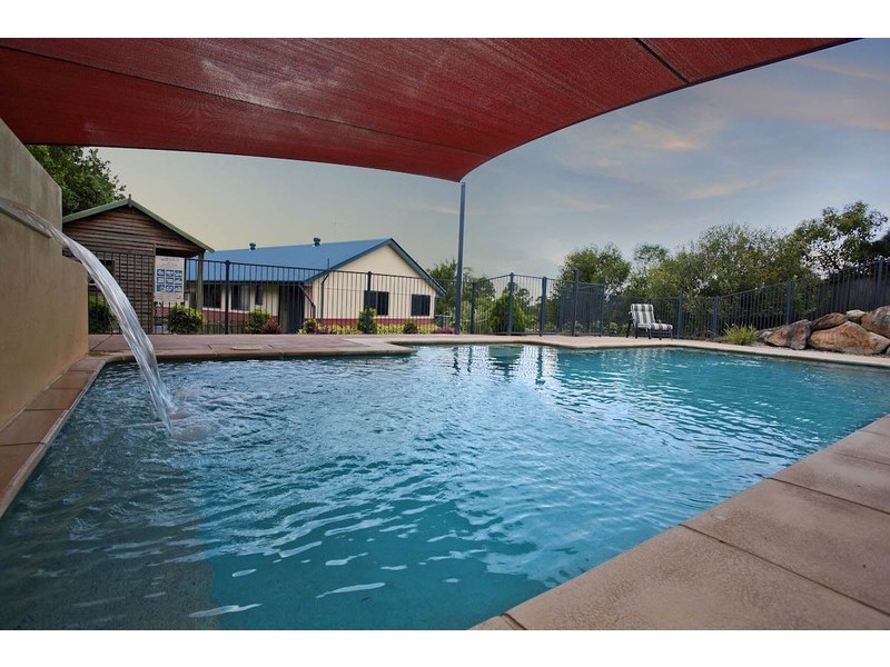 16 Midson St, Petrie QLD 4502