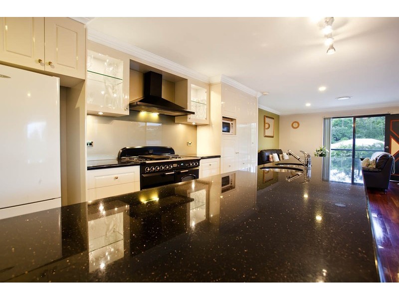 16 Midson St, Petrie QLD 4502