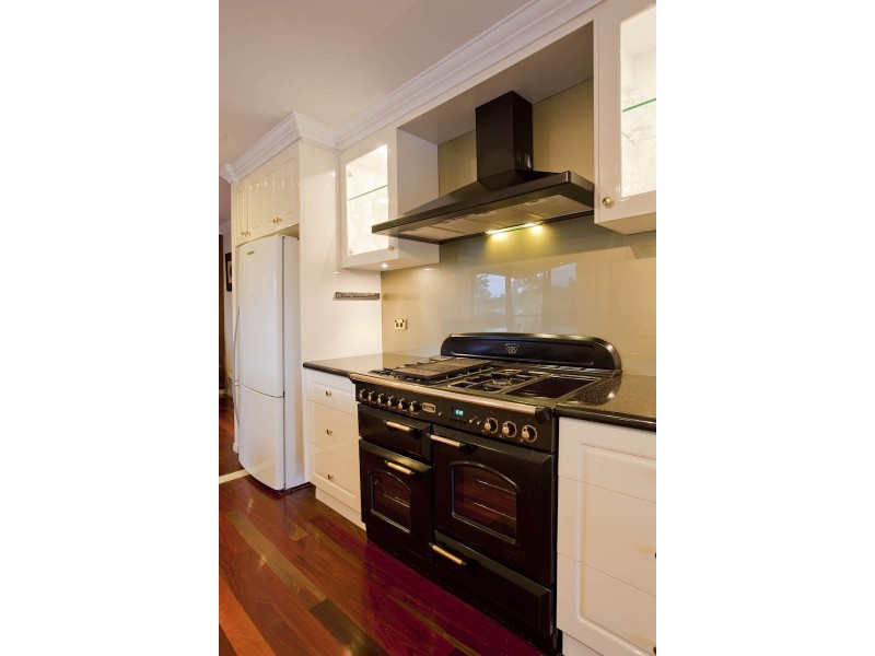 16 Midson St, Petrie QLD 4502