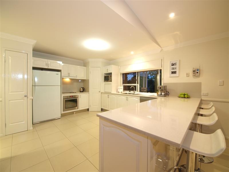 1 Ashleigh Court, Eatons Hill QLD 4037