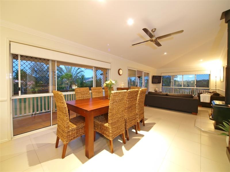 1 Ashleigh Court, Eatons Hill QLD 4037