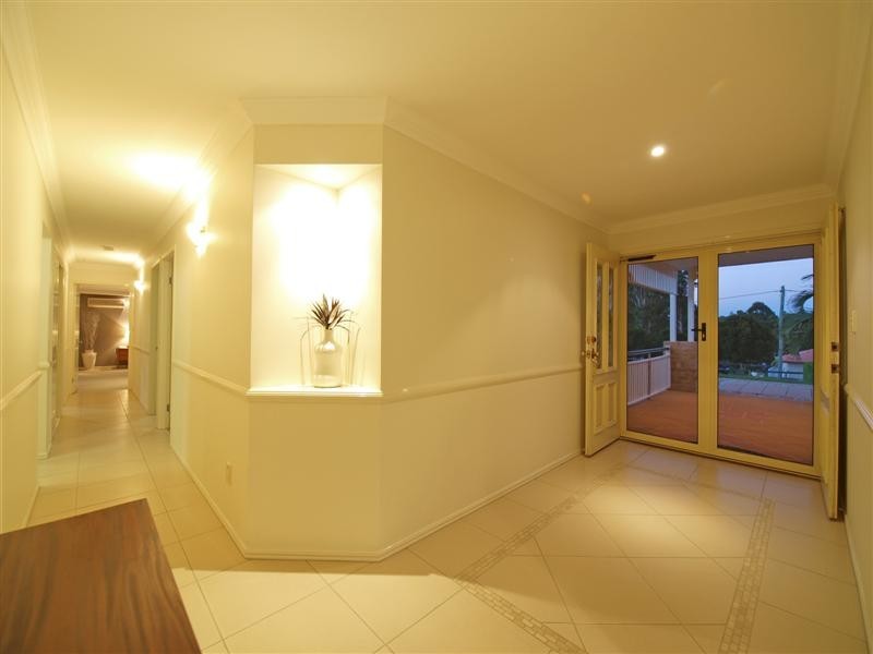 1 Ashleigh Court, Eatons Hill QLD 4037