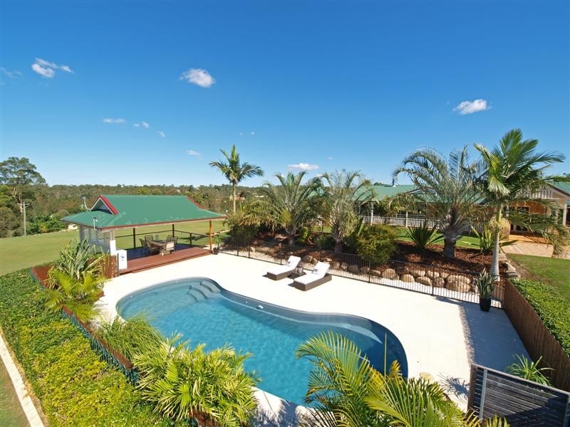 1 Ashleigh Court, Eatons Hill QLD 4037