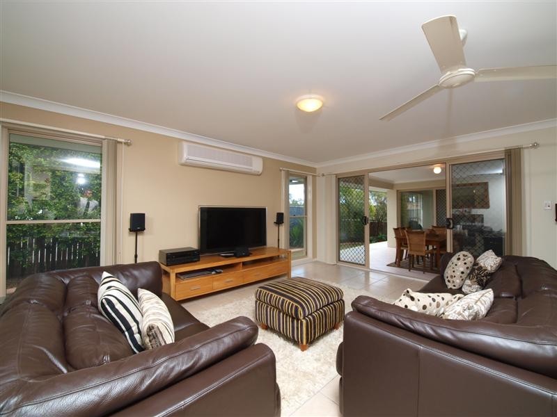 77 Faheys Road West, Albany Creek QLD 4035