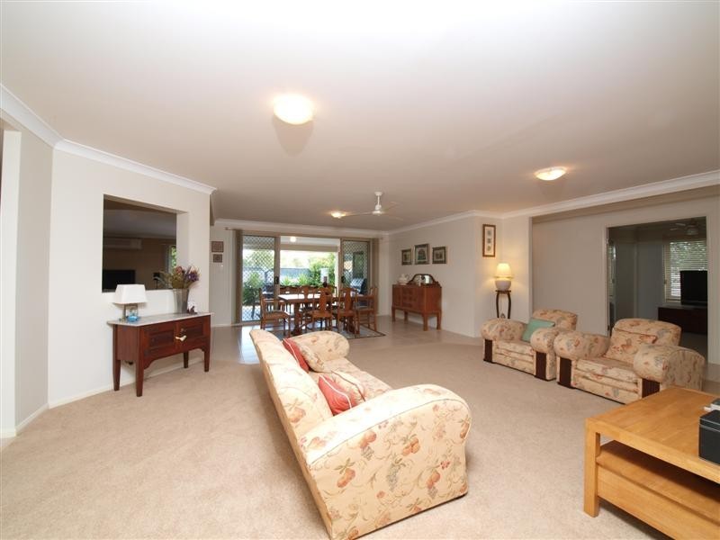 77 Faheys Road West, Albany Creek QLD 4035