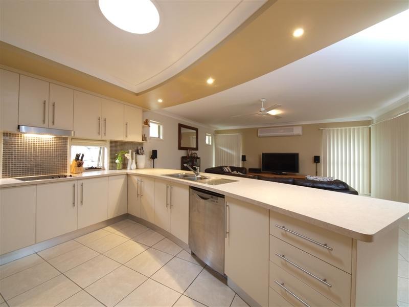 77 Faheys Road West, Albany Creek QLD 4035