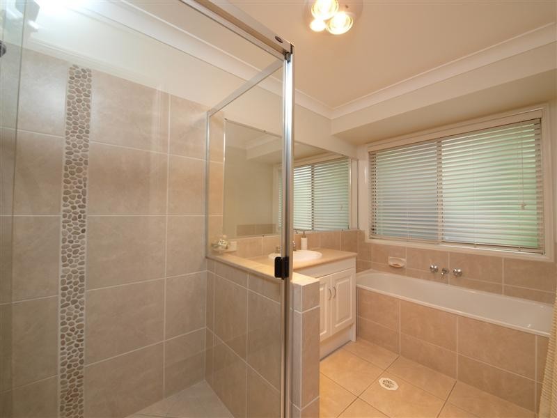 77 Faheys Road West, Albany Creek QLD 4035