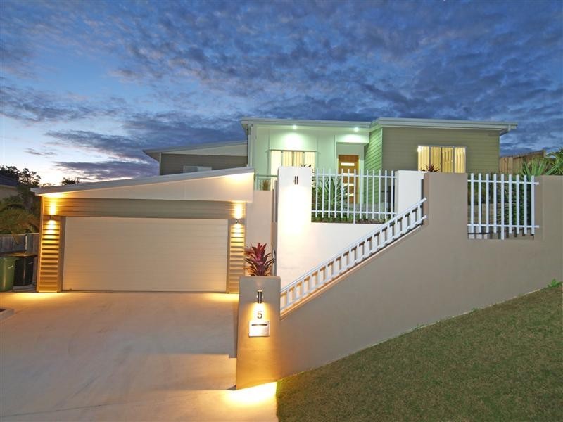 5 Sunbeam Court, Eatons Hill QLD 4037