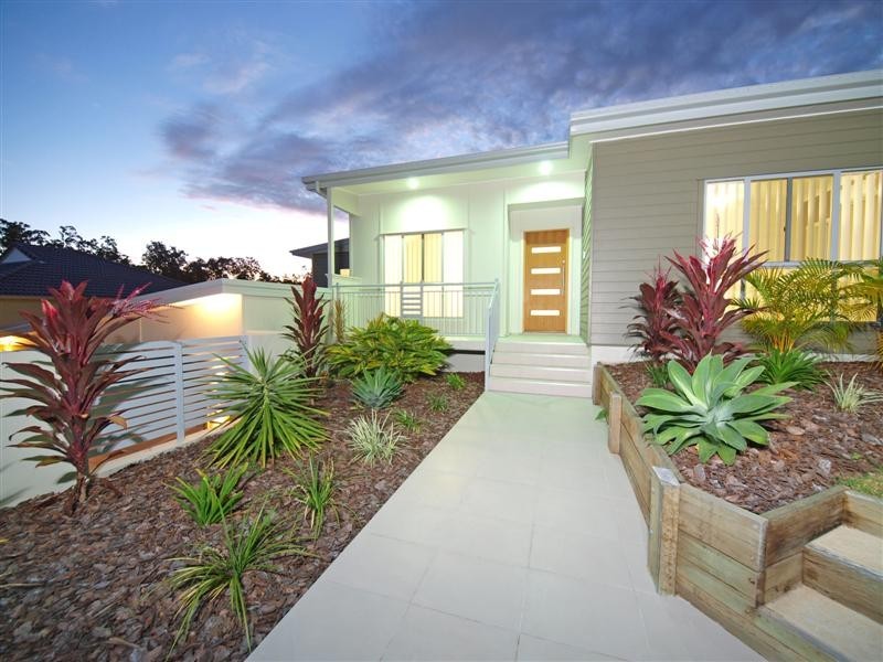 5 Sunbeam Court, Eatons Hill QLD 4037