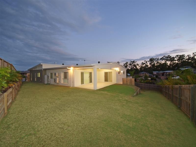 5 Sunbeam Court, Eatons Hill QLD 4037