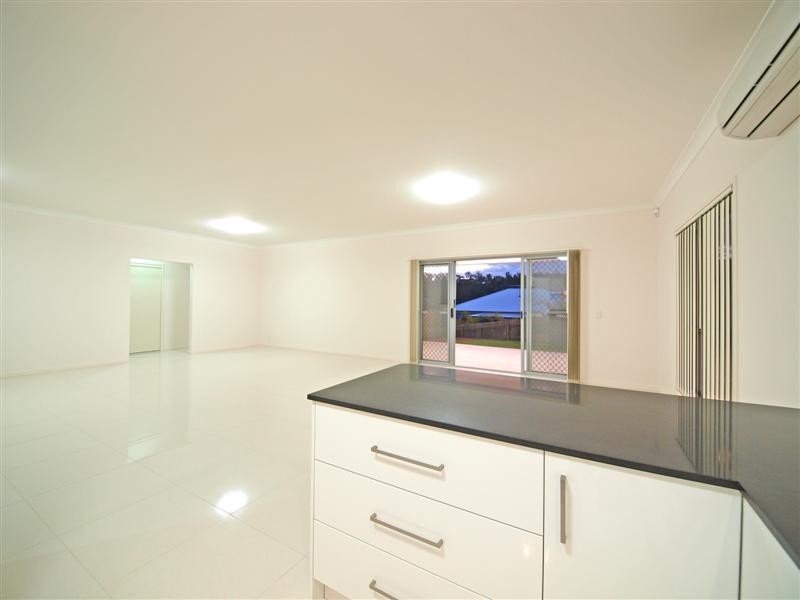 5 Sunbeam Court, Eatons Hill QLD 4037