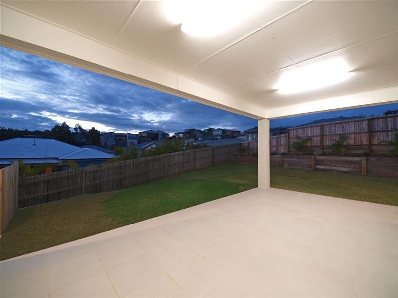 5 Sunbeam Court, Eatons Hill QLD 4037