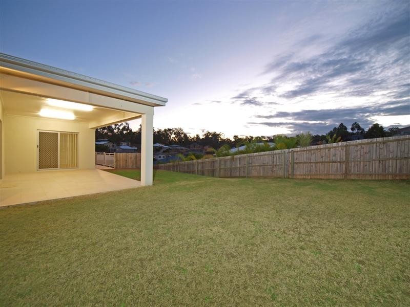 5 Sunbeam Court, Eatons Hill QLD 4037