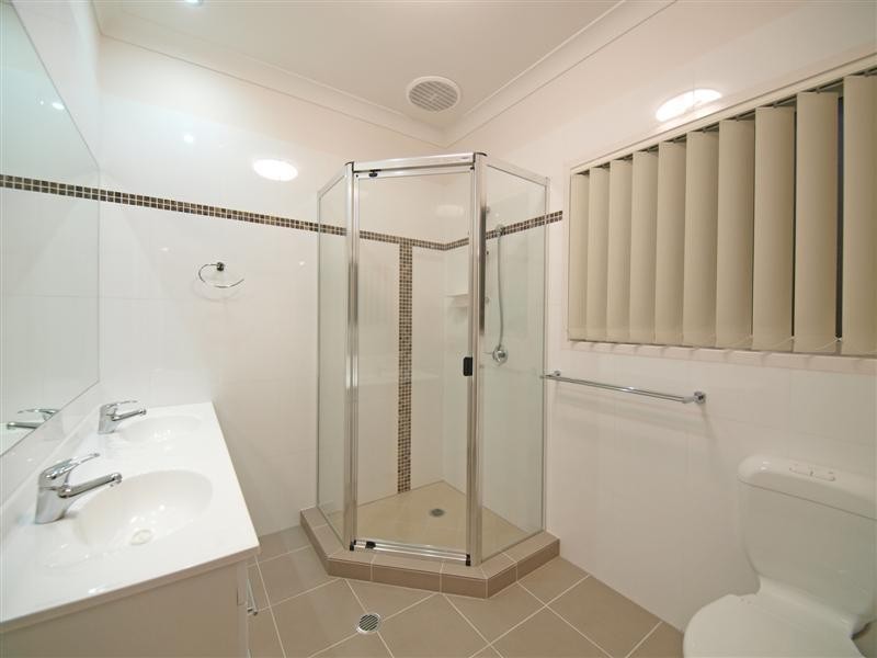 5 Sunbeam Court, Eatons Hill QLD 4037