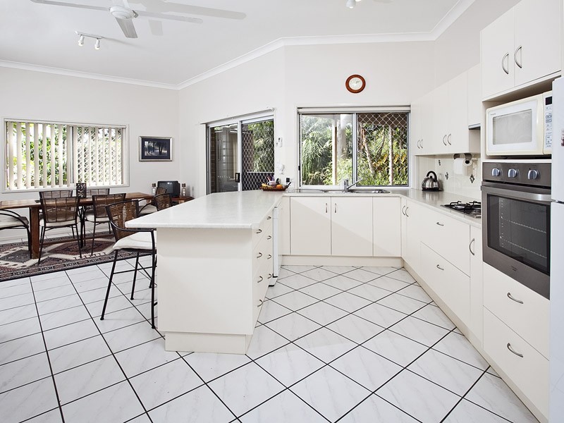 5 Dundas Court, Albany Creek QLD 4035