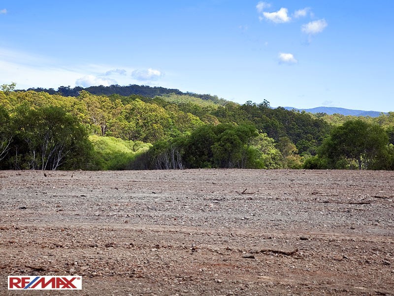 18 Hacker Road, Cashmere QLD 4500