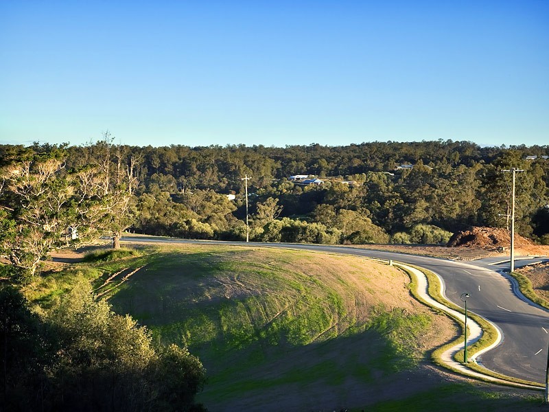 18 Hacker Road, Cashmere QLD 4500