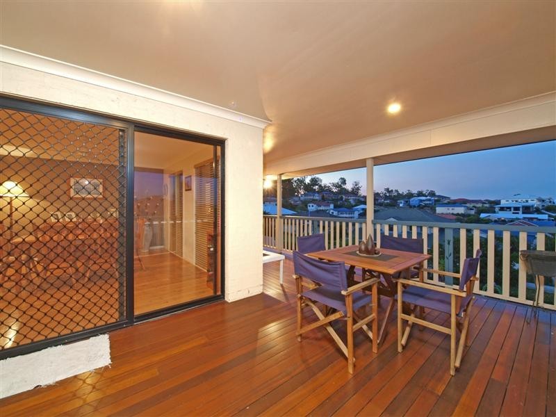 8 Emanual Court, Eatons Hill QLD 4037