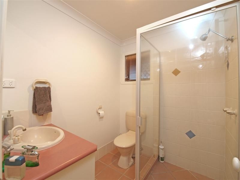 8 Emanual Court, Eatons Hill QLD 4037