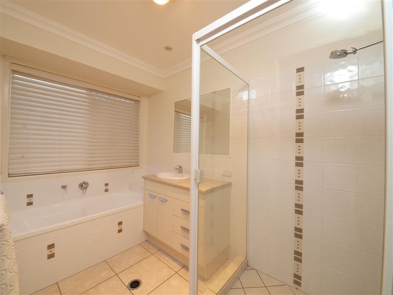 18 LINKS CR, Joyner QLD 4500