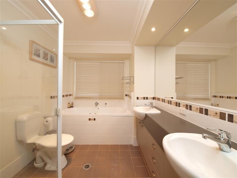 18 LINKS CR, Joyner QLD 4500