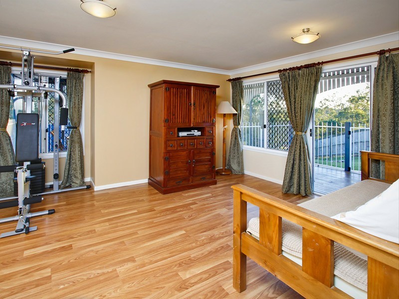 5 Chester Court, Petrie QLD 4502