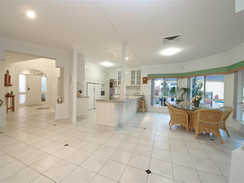 26 Voyager Circuit, Bridgeman Downs QLD 4035