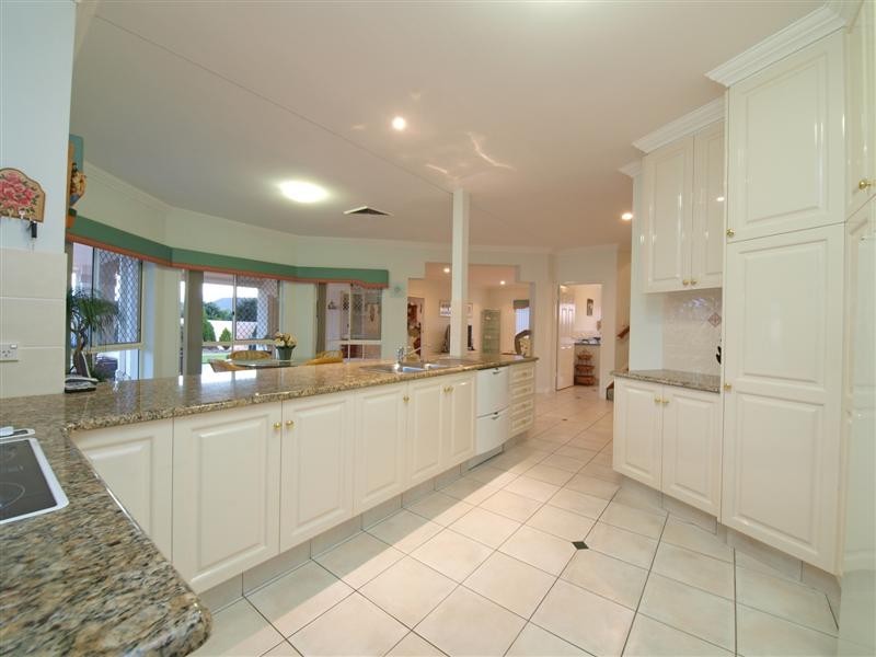 26 Voyager Circuit, Bridgeman Downs QLD 4035