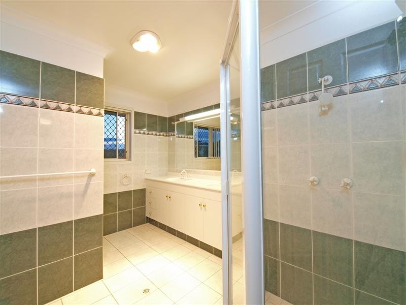 26 Voyager Circuit, Bridgeman Downs QLD 4035