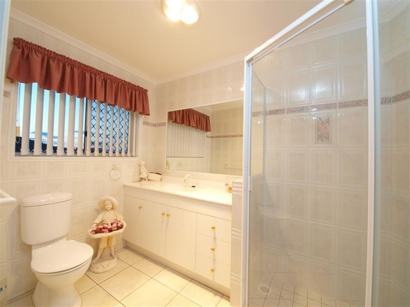 26 Voyager Circuit, Bridgeman Downs QLD 4035