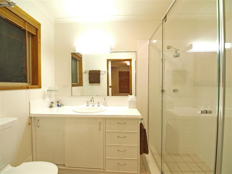 20 Hidden Valley Drive, Eatons Hill QLD 4037