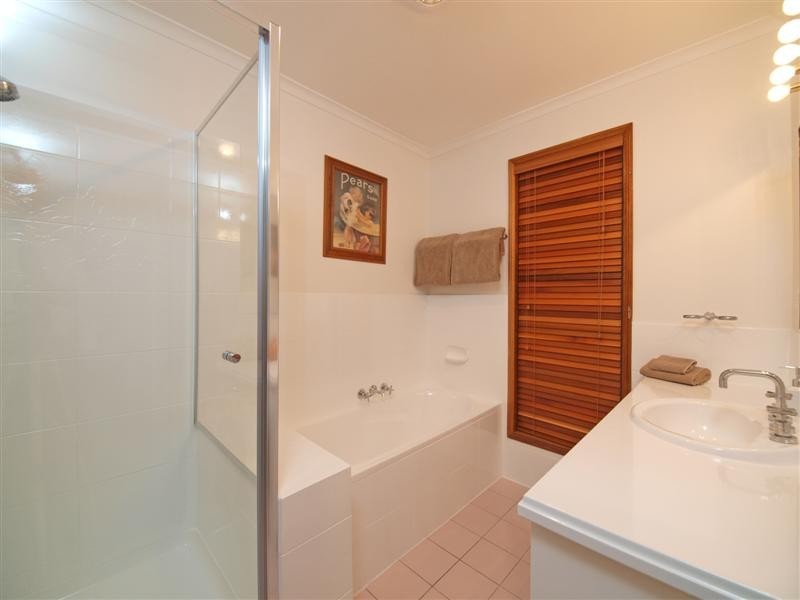 20 Hidden Valley Drive, Eatons Hill QLD 4037