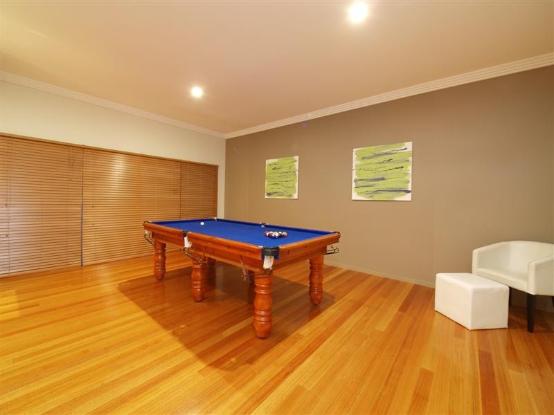 14 Emanual Court, Eatons Hill QLD 4037