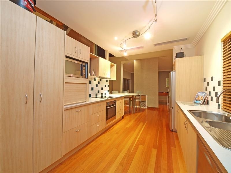 14 Emanual Court, Eatons Hill QLD 4037