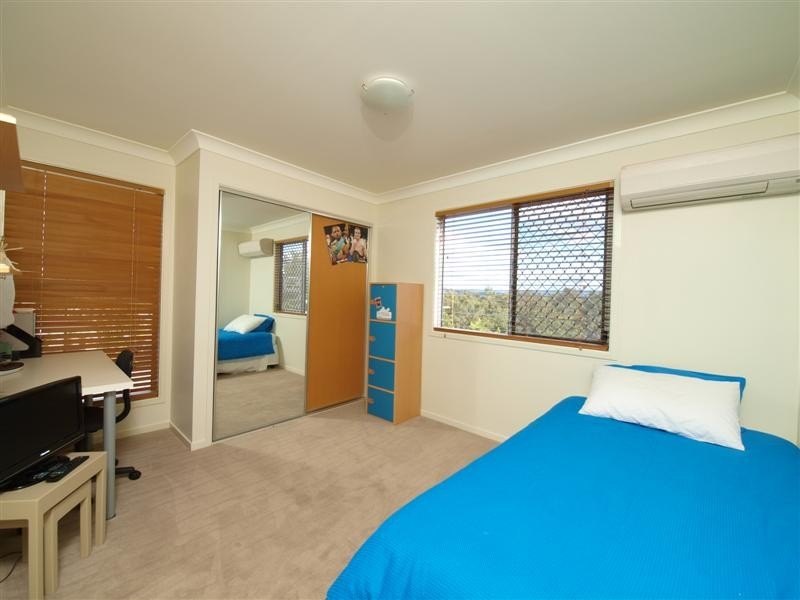 14 Emanual Court, Eatons Hill QLD 4037