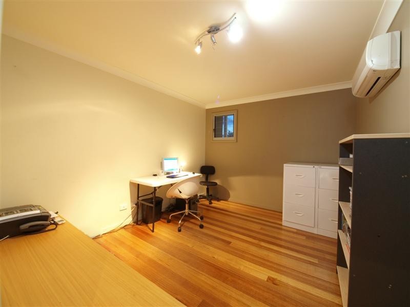 14 Emanual Court, Eatons Hill QLD 4037