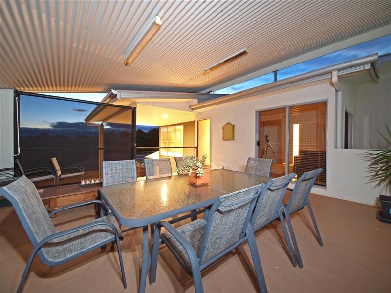 14 Emanual Court, Eatons Hill QLD 4037