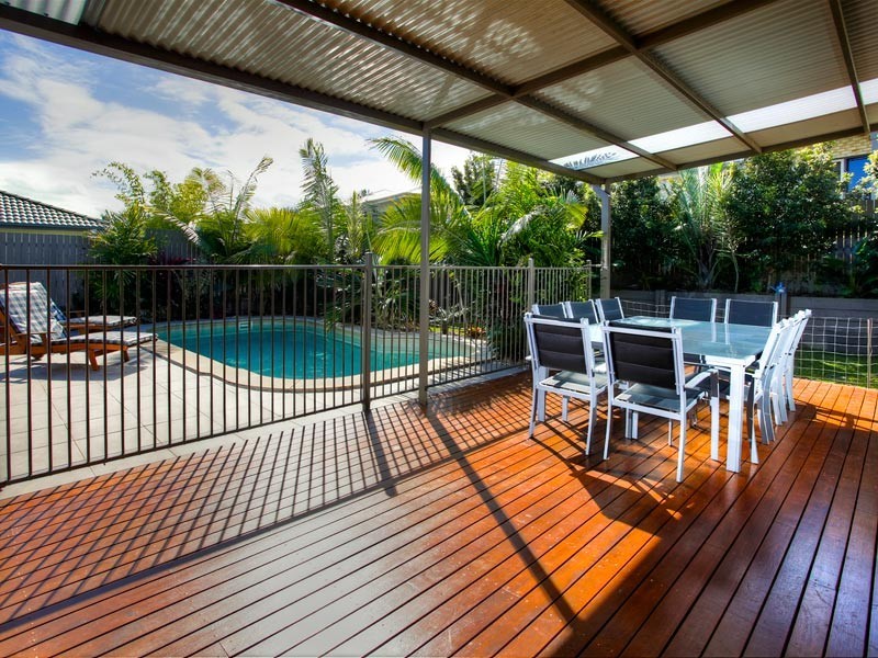 4 BELLA STREET, Cashmere QLD 4500