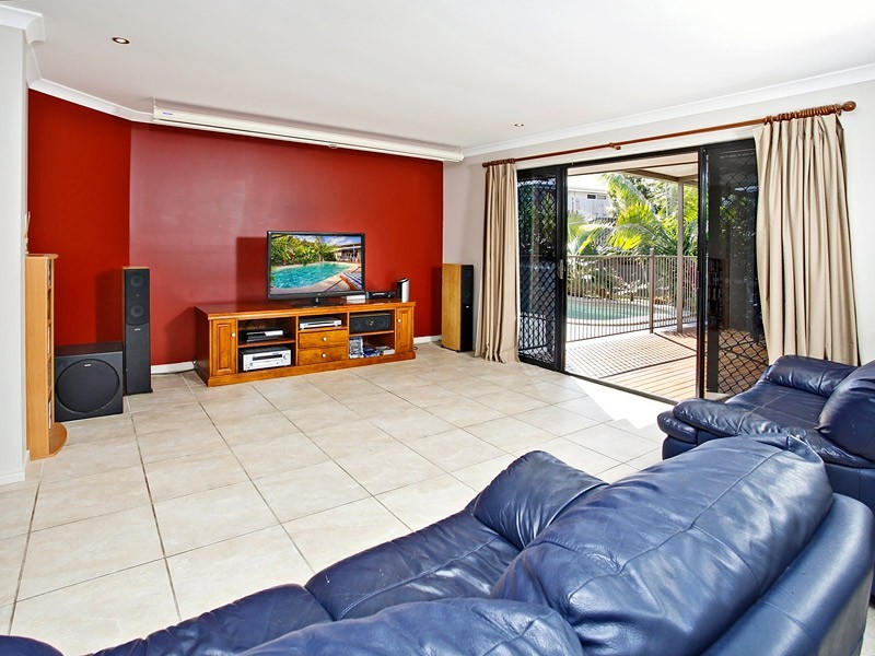 4 BELLA STREET, Cashmere QLD 4500